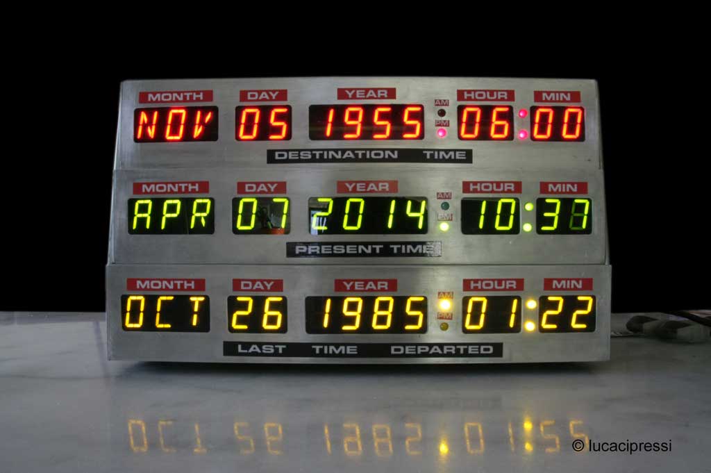 /diy-back-to-the-future-clock-replica/back-to-the-future-prototype-dark.jpg