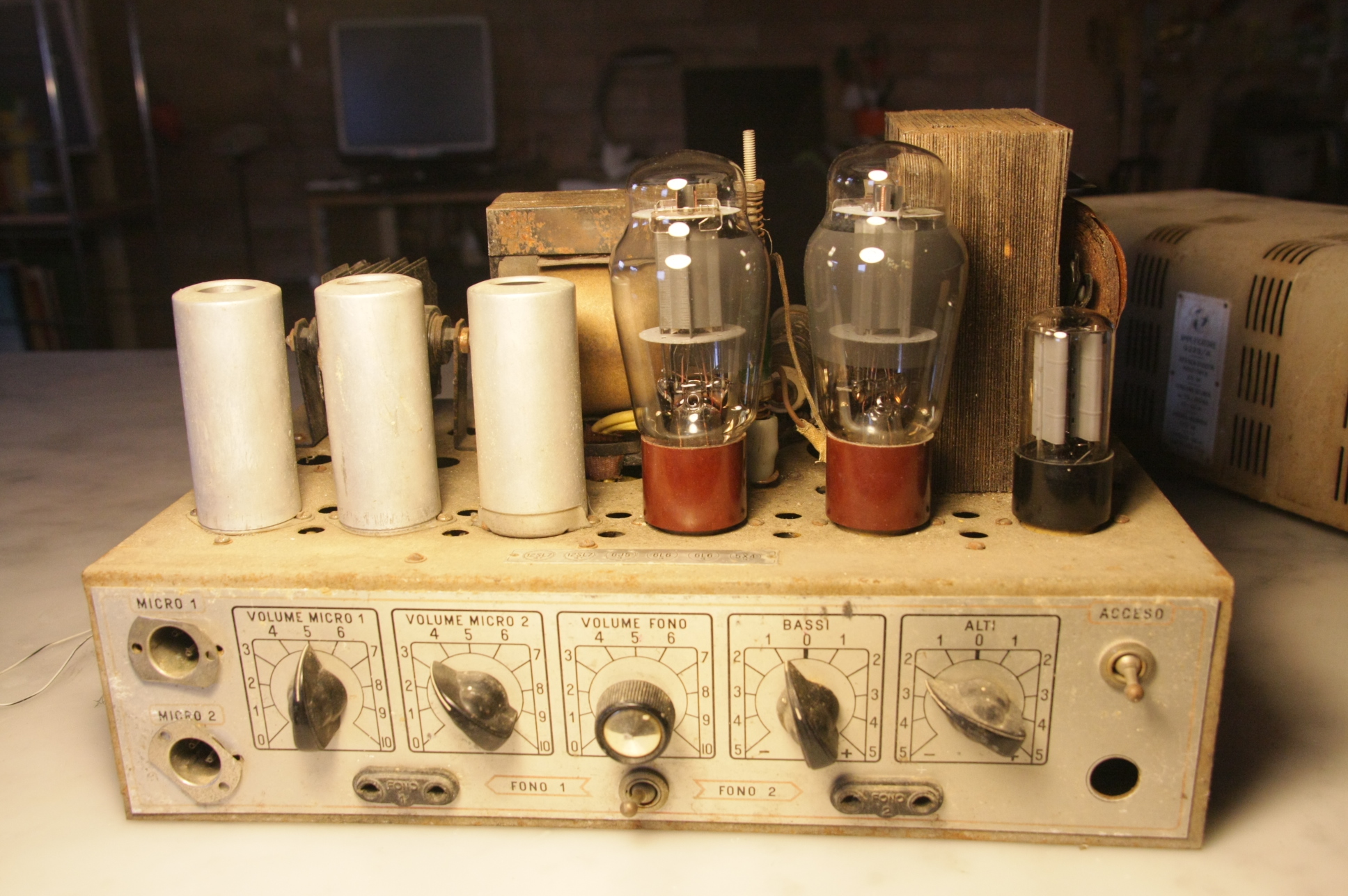 Back to the 1960s with a self-assembly tube amplifier kit. /edu-geloso-g225a-cinema-pa-restoration/tubege02.jpg